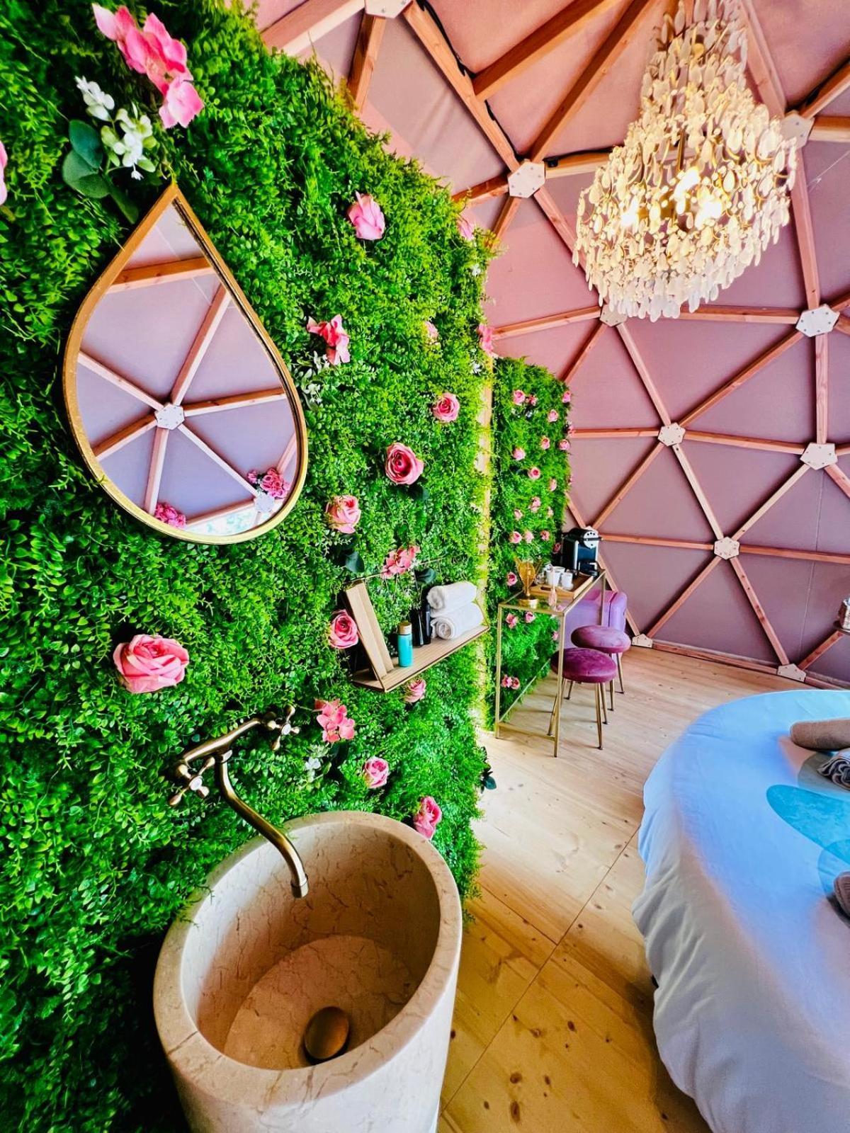 Le Nid D'Eliyah, Suites Avec Jacuzzi 15Min Disneyland Paris Nanteuil-les-Meaux Ngoại thất bức ảnh
