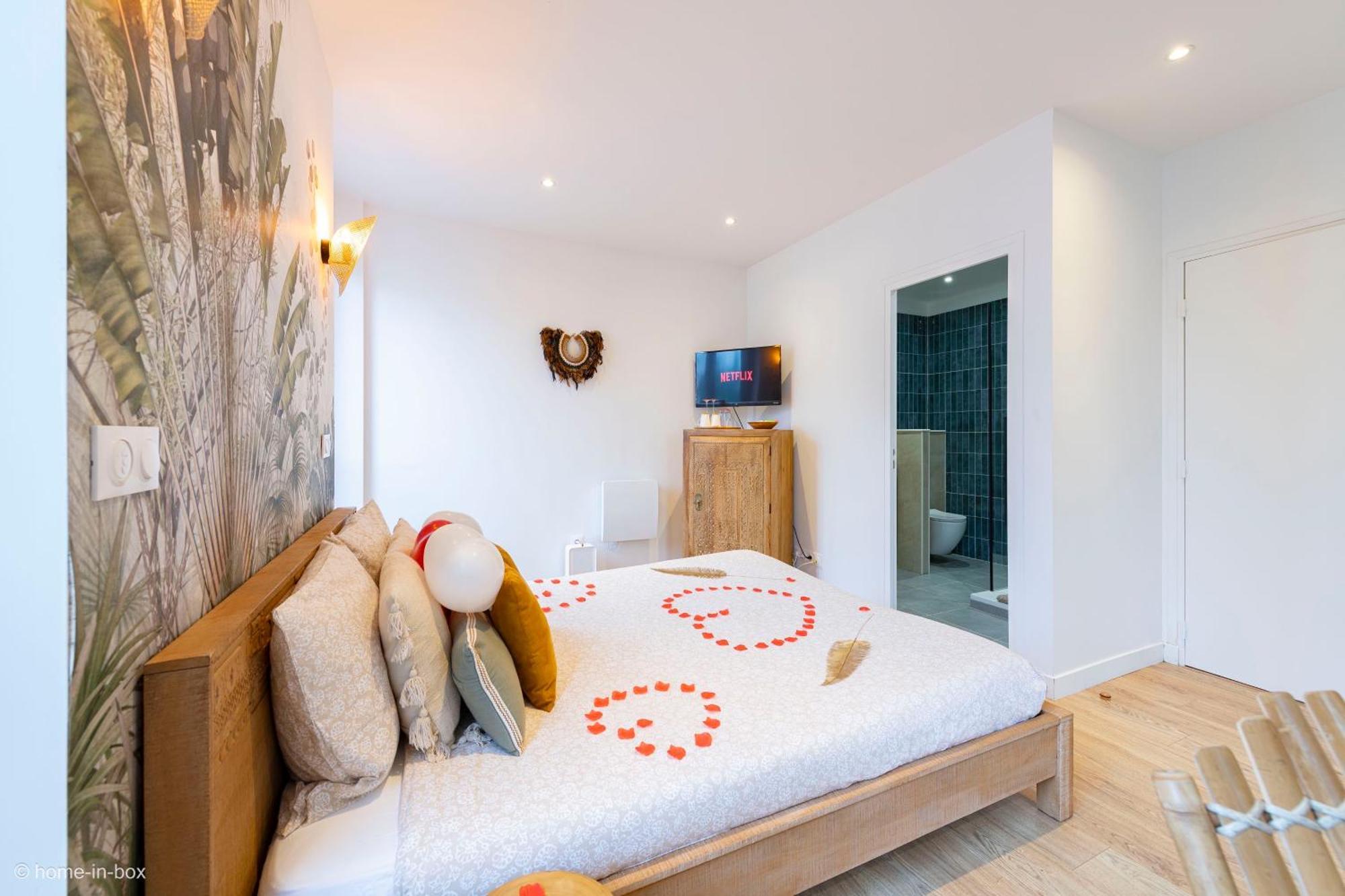 Le Nid D'Eliyah, Suites Avec Jacuzzi 15Min Disneyland Paris Nanteuil-les-Meaux Ngoại thất bức ảnh